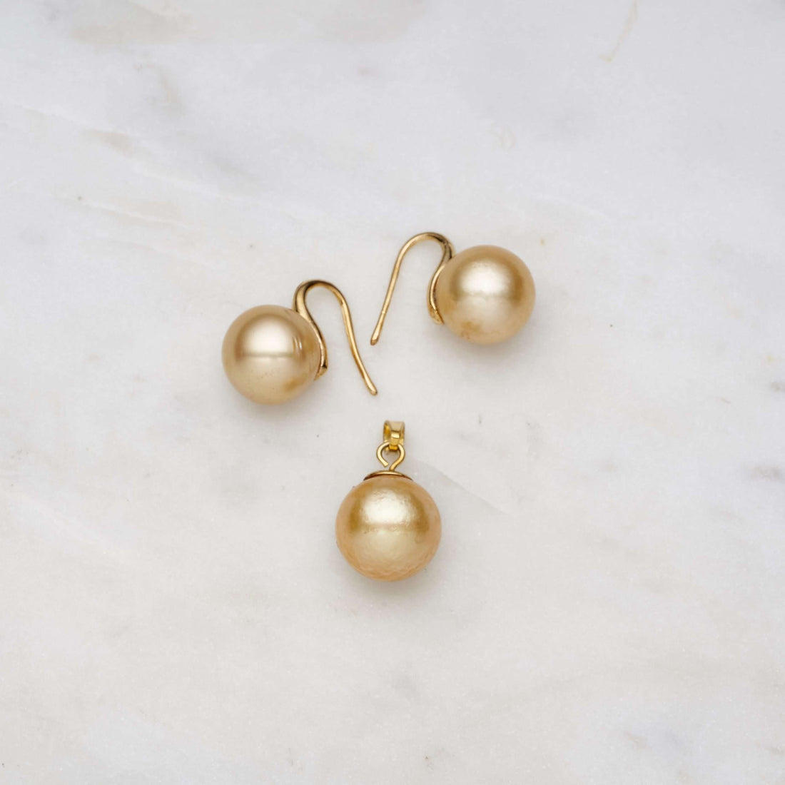 South Sea Pearl Set of Earrings and Pendant