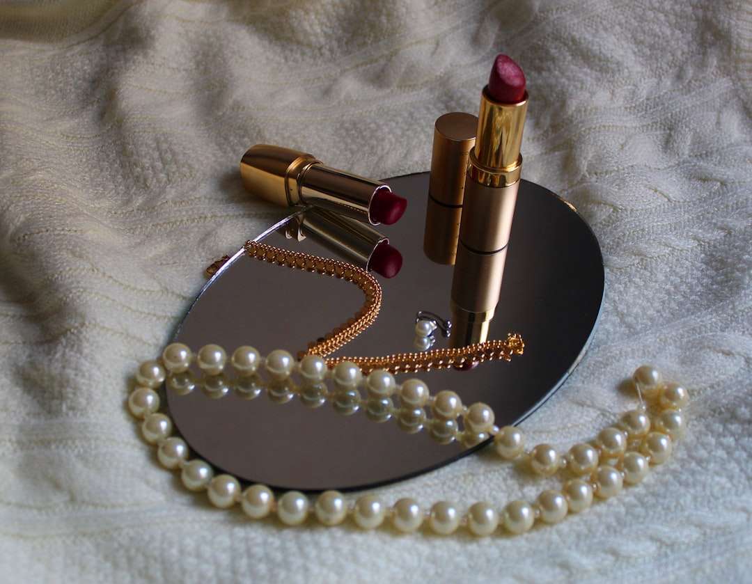 Photo Pearl necklace