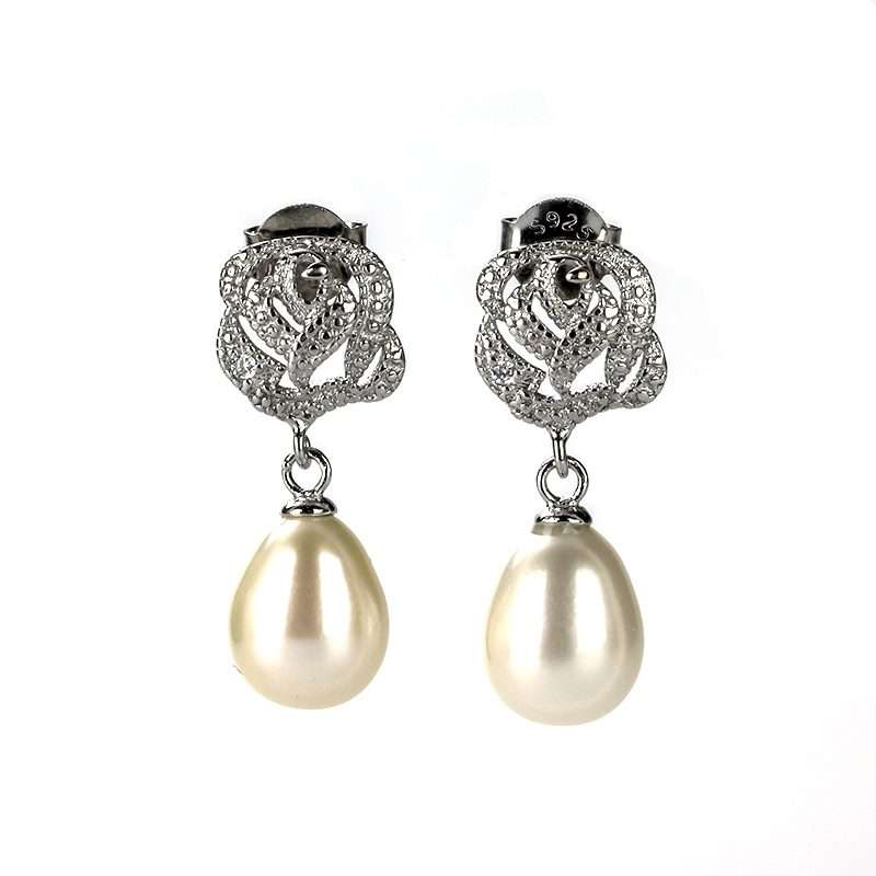 Freshwater Pearl Earrings 8-9 mm in Sterling Silver