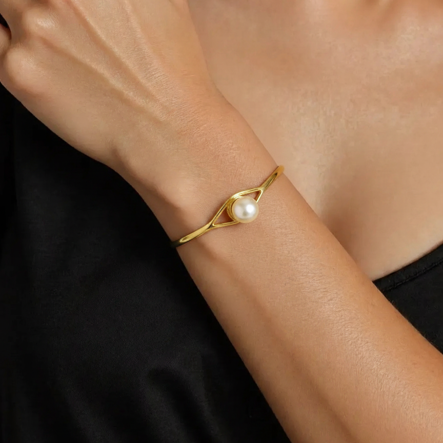 South Sea Pearl Bracelet in Sterling Silver