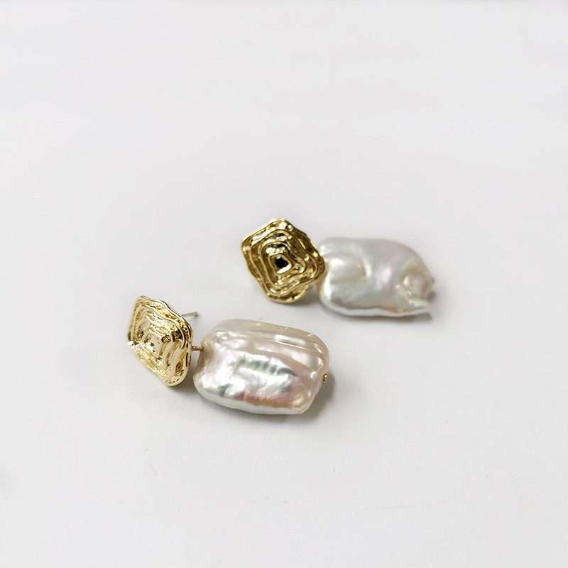 Freshwater Pearl Earrings in Copper with 18k Gold Coating;Silver 925 Pin