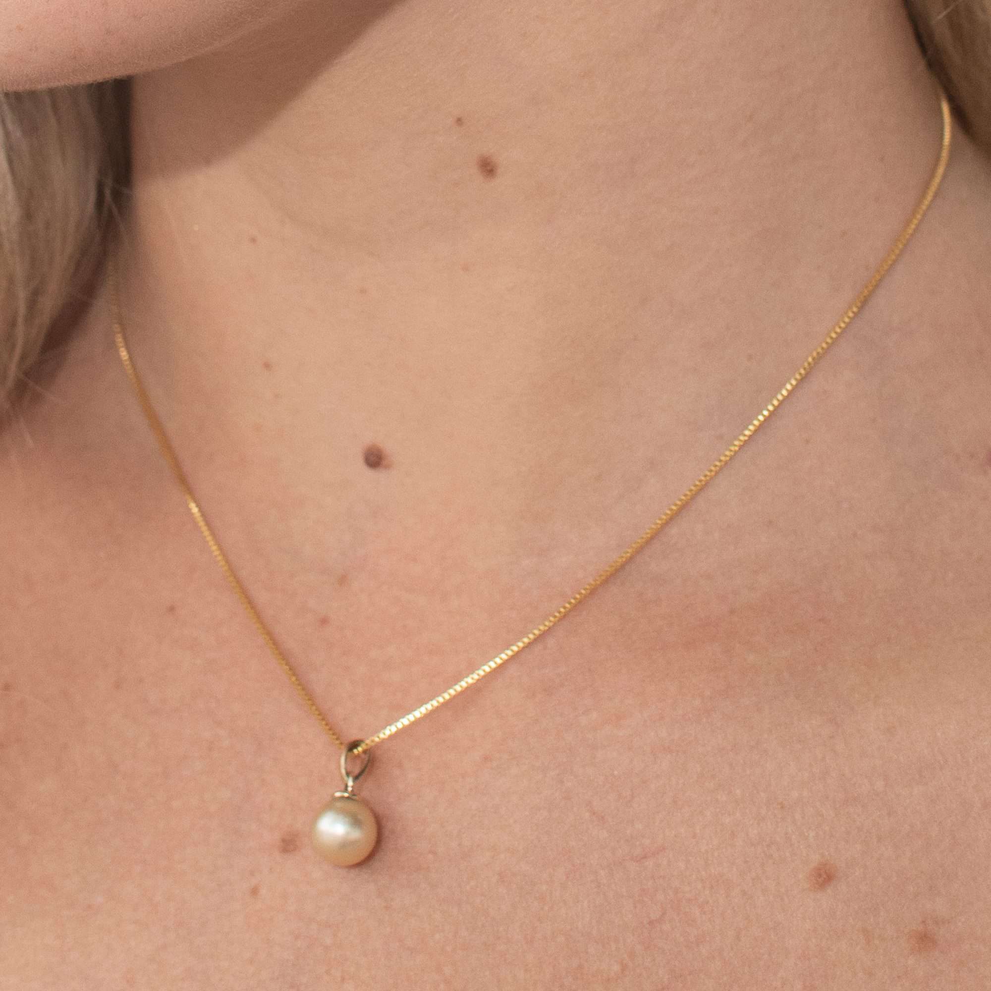 Gold South Sea Pearl Pendants 8.5 - 9.5 MM in 10 CT Gold