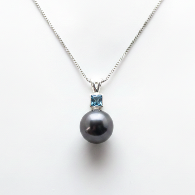 South Sea Pearl with Topaz Pendants 10.5 - 11.5 MM in 925 Silver