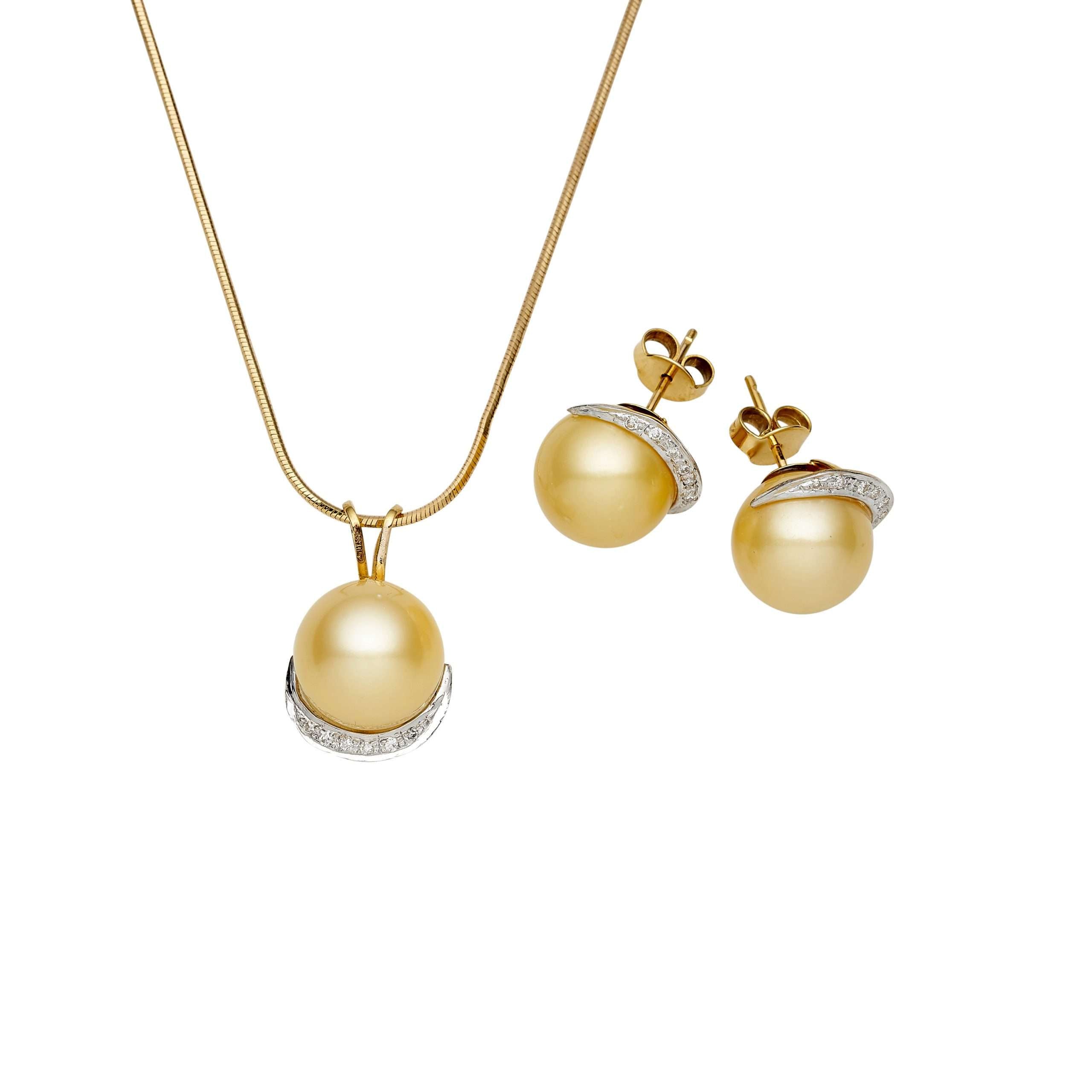 South Sea Pearl with Diamond Sets 13-14 mm in 14 CT Yellow Gold