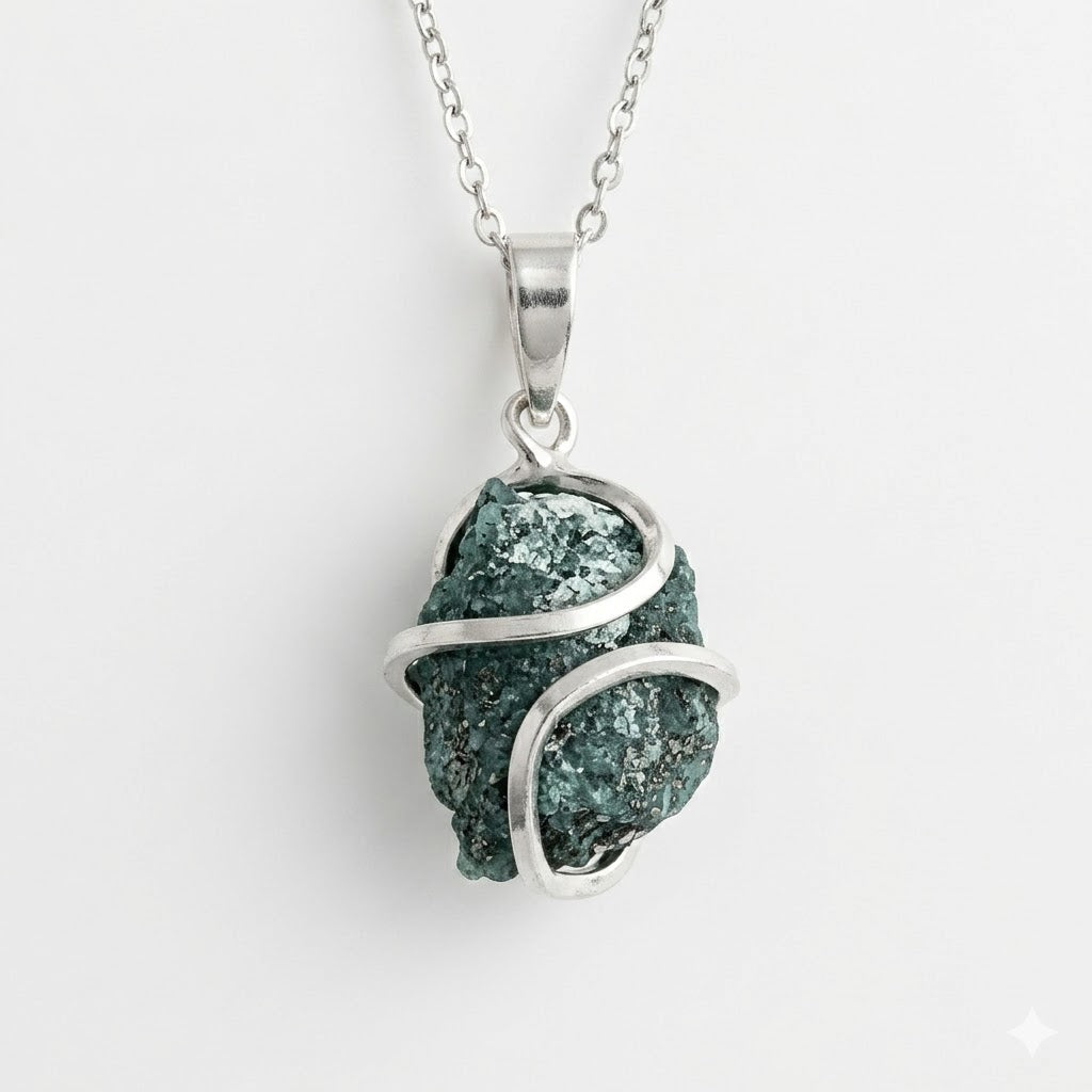 Handmade Pendant of Emerald in its Natural form in Italian Silver