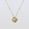 Freshwater Necklace Pearl in a Cage White with Chain 7-8 mm AAA