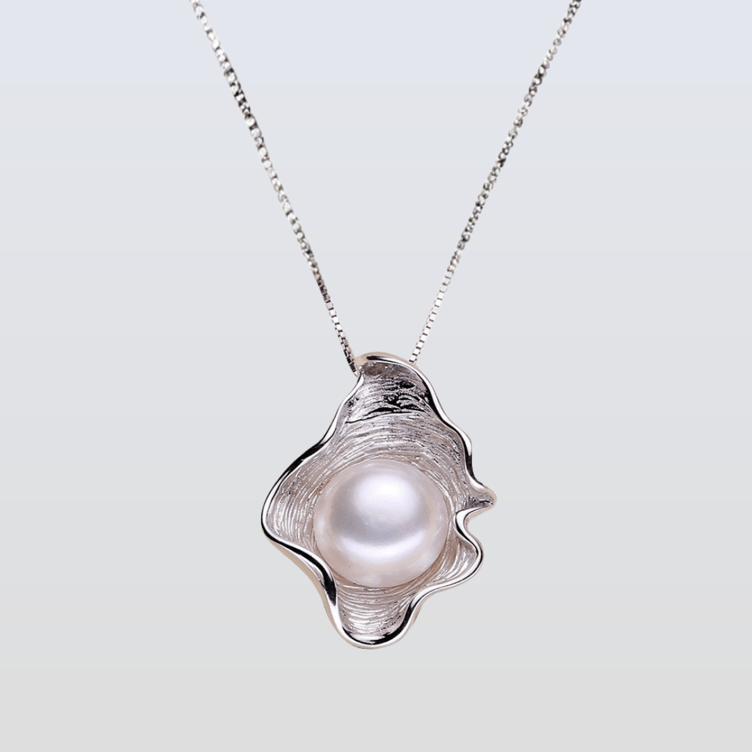 Freshwater White Pearls Lisbon Pendant 8-9 mm AAA